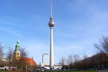 Fernsehturm Berlin / Sehenswürdigkeiten Berlin